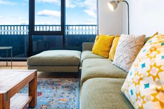 Elevated Escape - 2BR w Gym & Rooftop Spa - 2