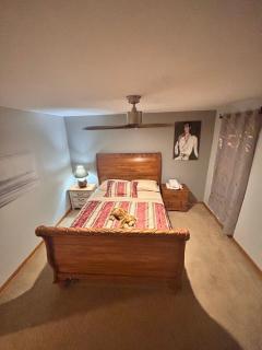 ROOM CLOSE TO THE CITY, Airport, stadiums,casino, rocky steps - 2