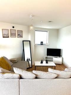 High-rise 2bed with balcony and water view - Manchester - 0