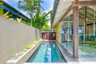 Fish on a Fence - Absolute Beachfront - 6