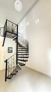Yellow House - 9