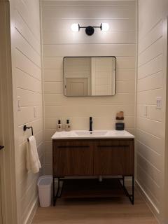 Private Cabin with Amazing Hilltop Views of Sunrise, Sunset and Wildlife & Hot Tub - 7