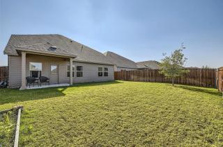 Furnished 5-bed-3-bath Executive Home - Haslet - 8