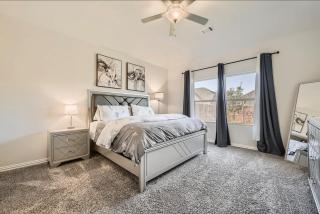 Furnished 5-bed-3-bath Executive Home - 6
