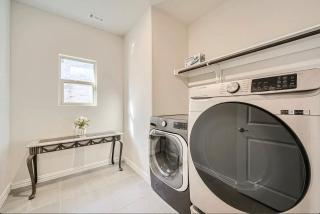 Furnished 5-bed-3-bath Executive Home - 5