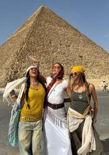 Noya Of Giza Pyramids - 2