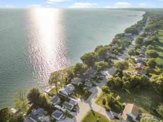 Birds Eye View on Erie with Hot Tub & Game Room - 9