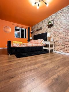 The Tangerine Retreat by Station - Cambridge - 7