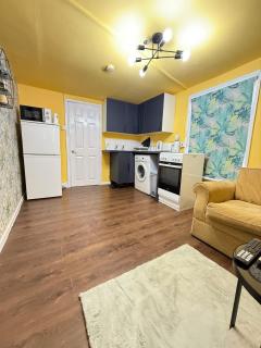 The Tangerine Retreat by Station - Cambridge - 5