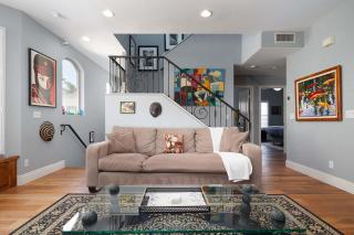 Prime Location Spacious townhome - 6