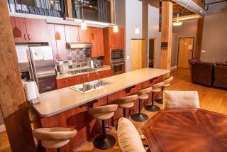 Georgia Street 4 Bedroom Condo Downtown - 2