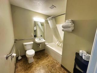 Ground Level Lakeview Room with 1 Double bed suite - Lake City - 8