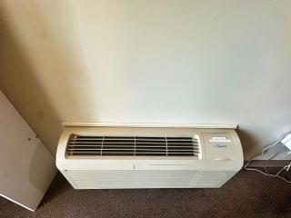 Ground Level Lakeview Room with 1 Double bed suite - Lake City - 3