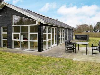 8 person holiday home in Hals-By Traum - Hals - 0