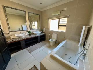 Orkney Villa - Klerksdorp - 9