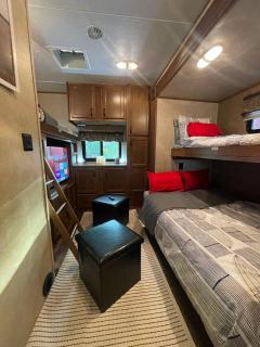 Flex RV, quiet acreage location, close to town - Nisku - 3