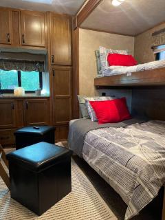 Flex RV, quiet acreage location, close to town - Nisku - 7