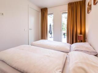 Holiday home with gas fireplace & bath - 1