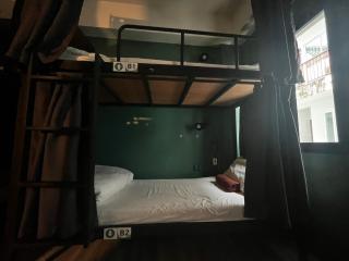 Nimman Nest Hostel & Cafe - - 9
