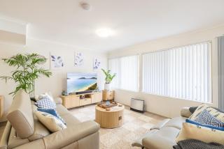 Capriosca 3, 2 Donald St - water views, linen and 5 minutes walk into town - 3