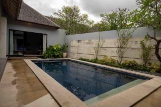 Tuluscolivingseminyakvilla1 - 4