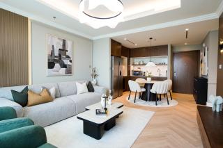 Emaar Beachfront Elegant 2BR with Balcony and Sea View - 2