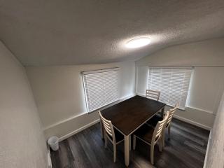 Casa Bella Niagara 2BR 1BATH 6PPL Close to Falls - 7