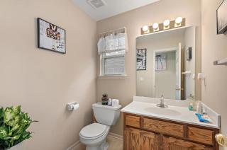 Beautiful Townhome, 11 minutes to Downtown, KCMO. - Kansas City - 6