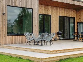 Modern Lakeside Retreat-By Traum - 3
