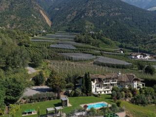 Apartment in Goldrain with Pool & Mountain Views - Laces - 4
