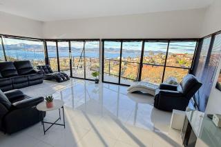 Deluxe Sea View Family retreat in Sandy bay 5 bed 3 bath - 0