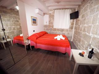 Plaza Stone Apartment - 9