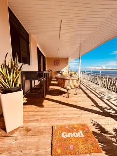 Airport Pamatai Room - 8