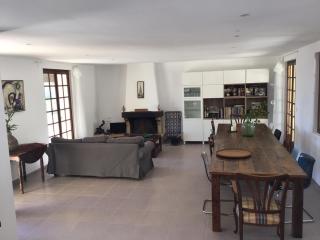Tranquil Vineyard Villa, Berlou - 8