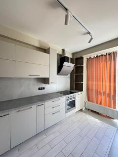 Modern City View Apartment in Prime Location - Chişinău - 6