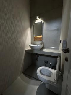 Modern City View Apartment in Prime Location - 5