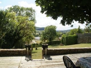 Holiday Home in Saint-Geniez-d'Olt near Lot River - 1