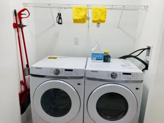 The Sunset Haven- Cozy 2BR Basement Suite near White rock - Surrey - 2