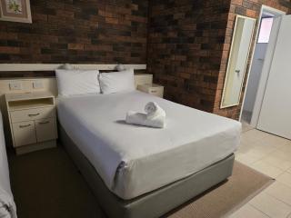 Best Western Parkside Motor Inn - 1