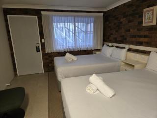 Best Western Parkside Motor Inn - 2