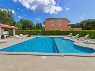 Cozy Banjole Pool Retreat - 6