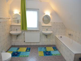 Spacious Düdinghausen Chalet - Medebach - 6
