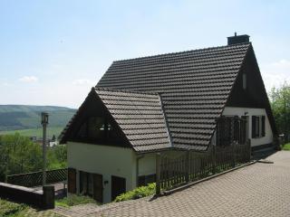 Spacious Düdinghausen Chalet - Medebach - 3