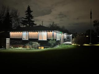 Luxurious Air Conditioned Inner City Bungalow - 9