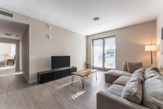 Daytona 2BR Getaway • Parking • Family Pet-Friendly - 5