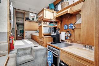 Luxury 2BR Yacht • Marina Views • WiFi - 4