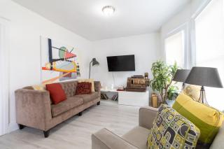Spacious 4BR Family Home in Detroit WiFi Parking - Detroit - 4