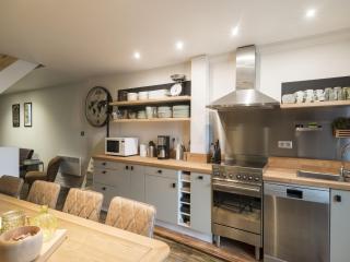 Jane Austen Lake Retreat - 7