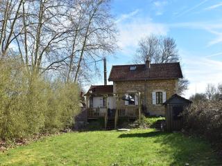 Cottage in France with Garden near Lake - Montaron - 0