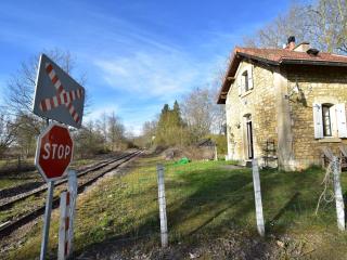 Cottage in France with Garden near Lake - 6